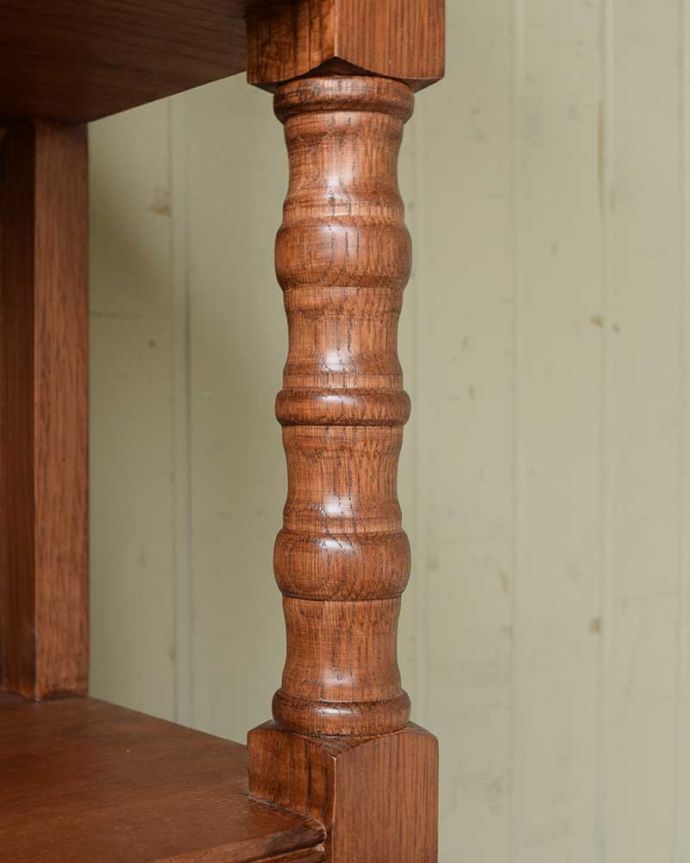 アンティーク風家具のデザイン装飾