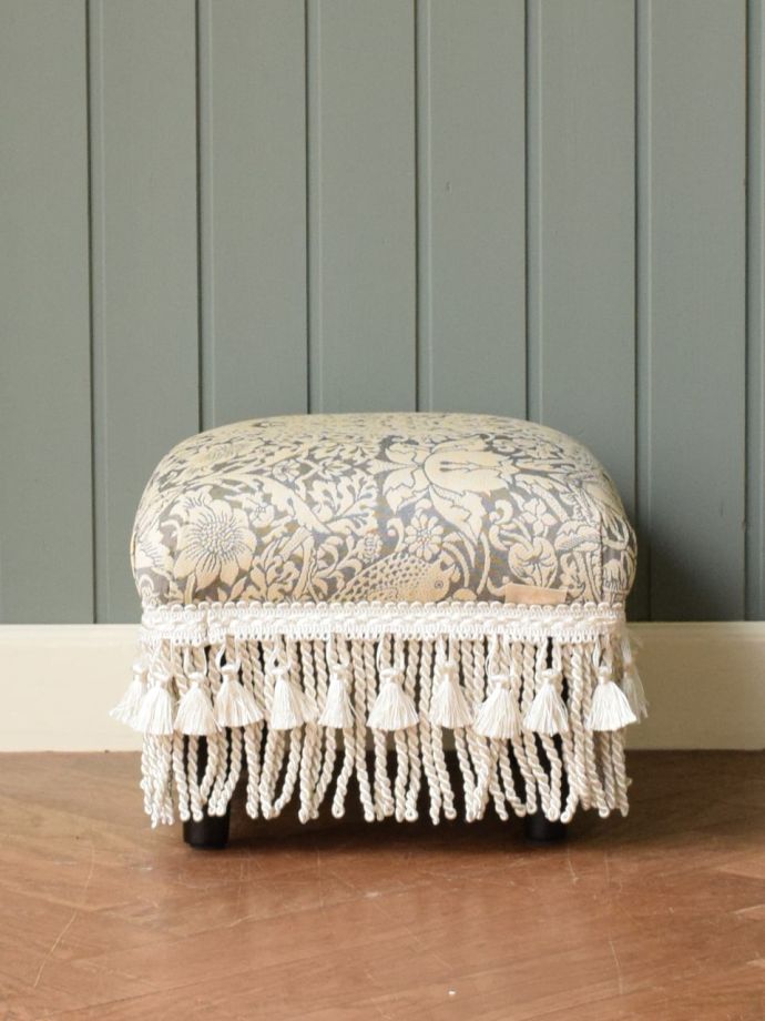 スツールの側面