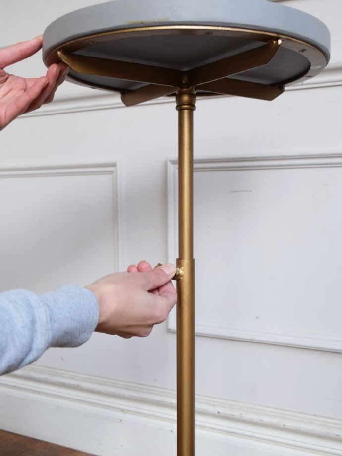 高さ調整の出来るサイドテーブル