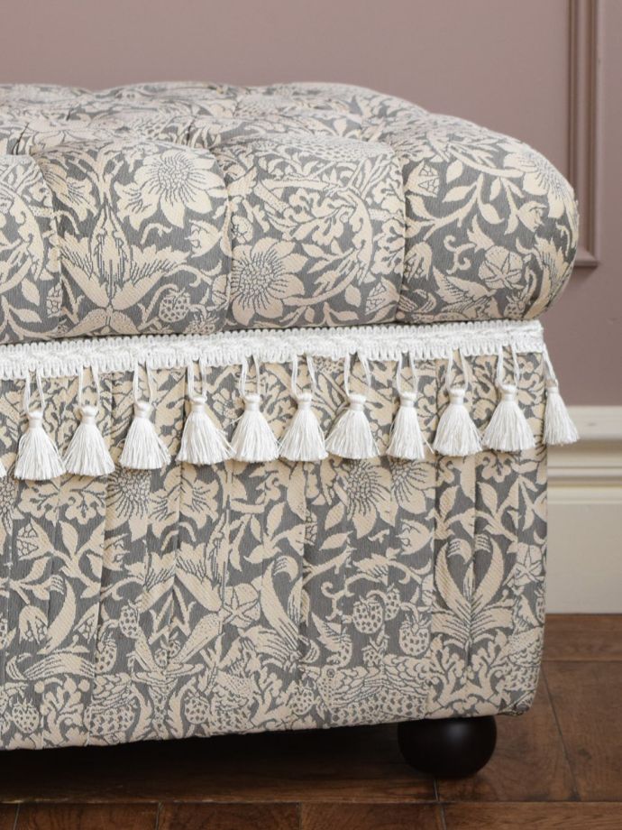 おしゃれなアンティーク風スツール