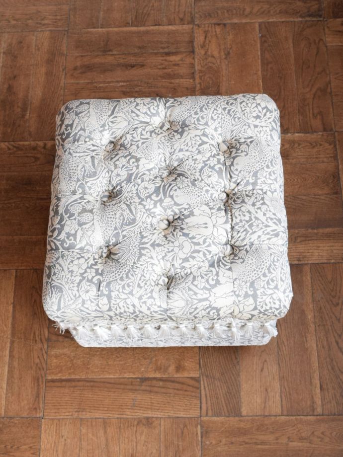 オットマンの座面