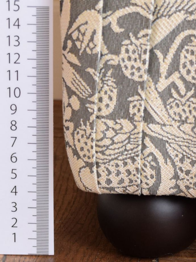 オットマンの脚