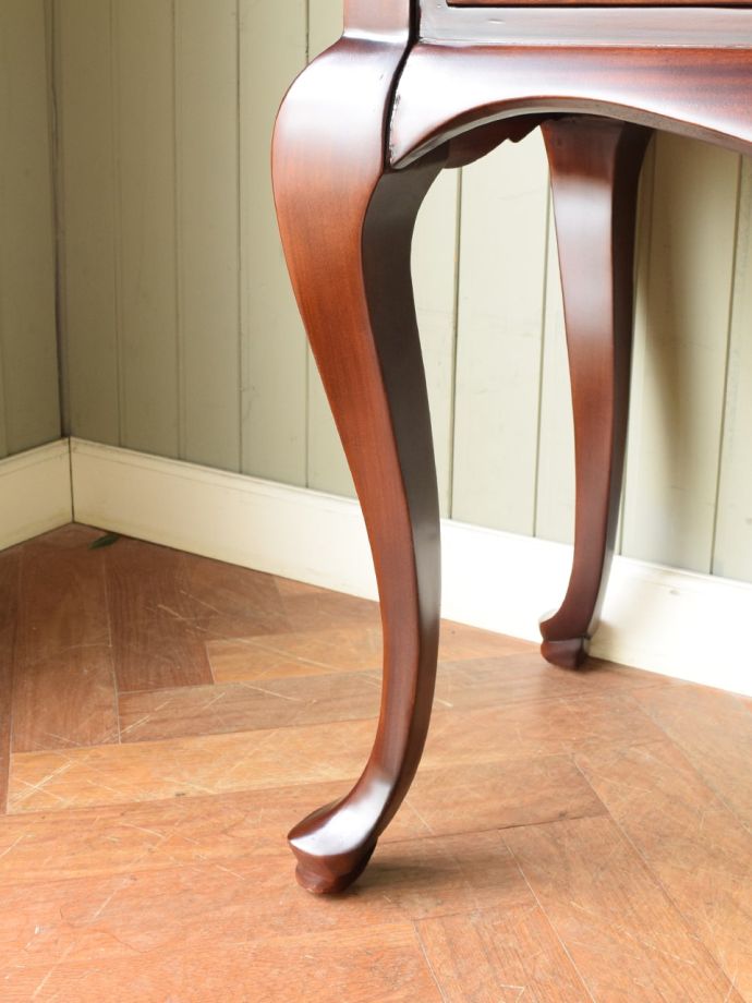 アンティーク風家具の脚