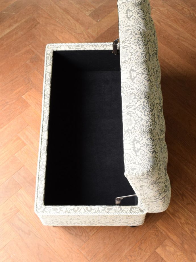 ベンチボックスの中