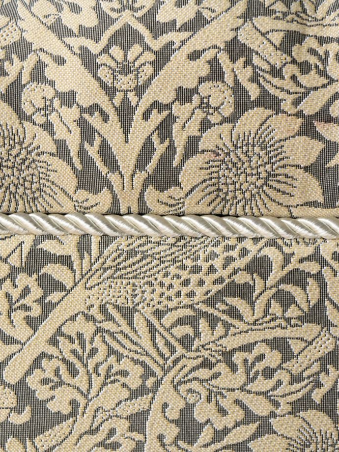 ウィリアムモリス風のベンチ