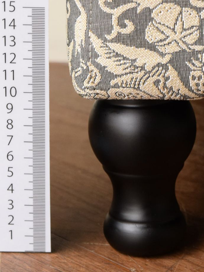 アンティーク調椅子の脚