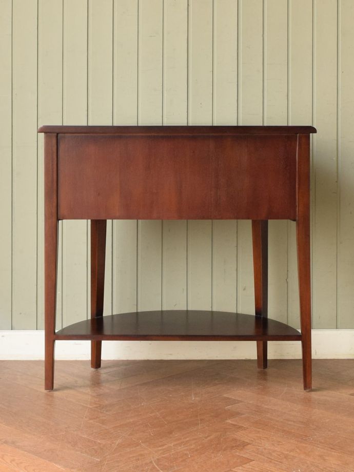 コンソールテーブルの後ろ