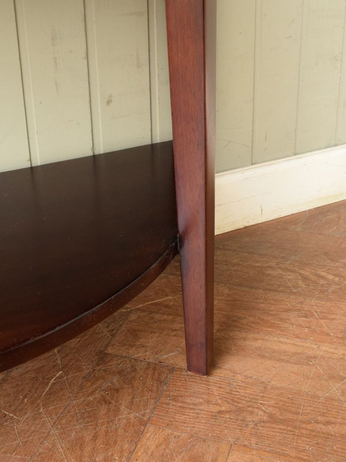 アンティーク風家具の脚