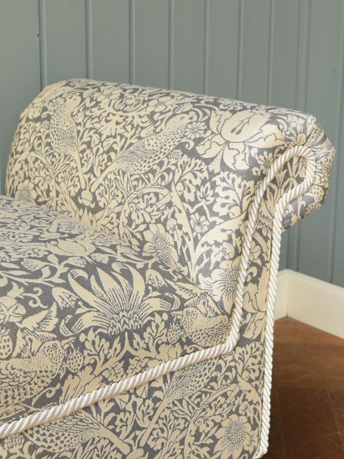 アンティーク風ベンチのアーム