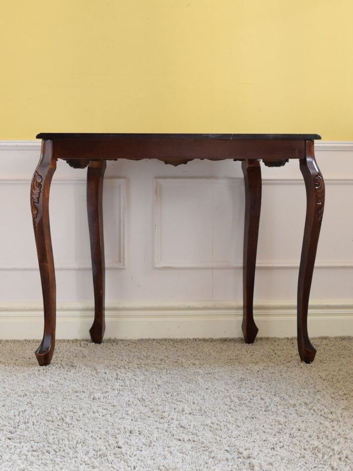 コンソールテーブルの後ろ