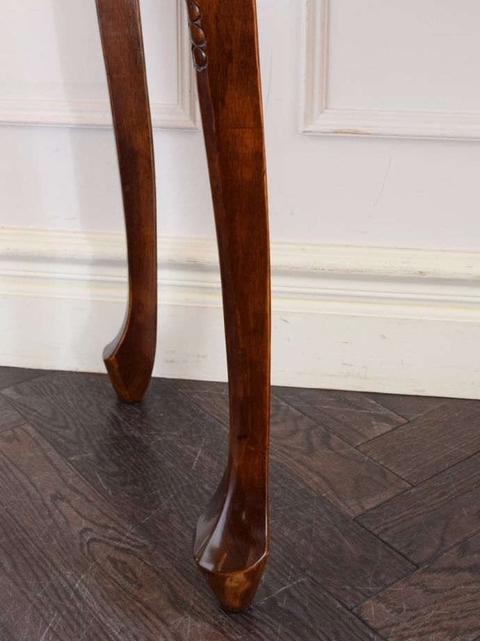 アンティーク風家具の脚