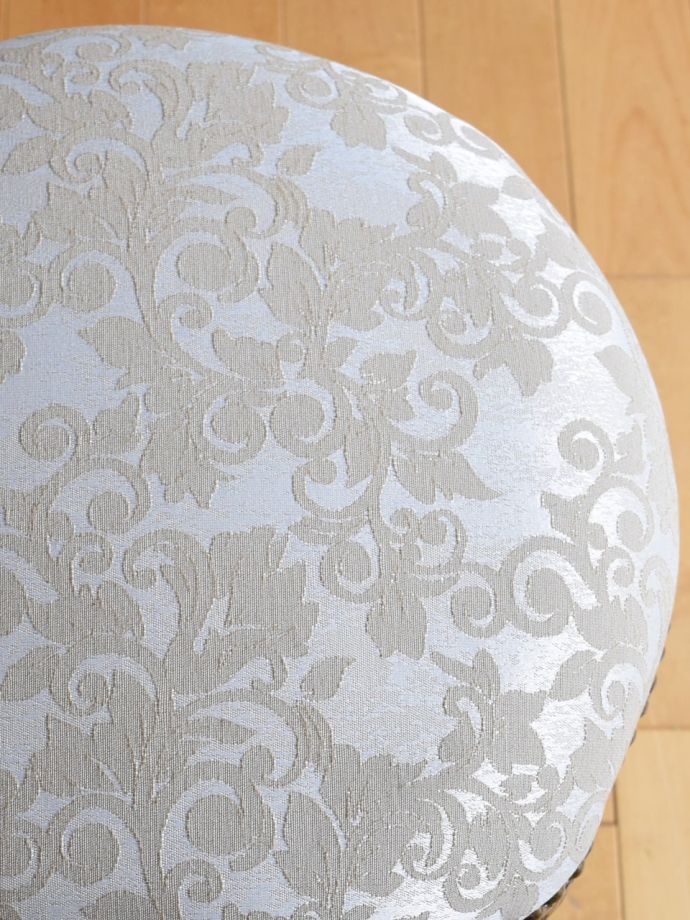 アンティーク調スツールの生地