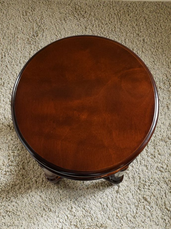 サイドテーブルの天板の形