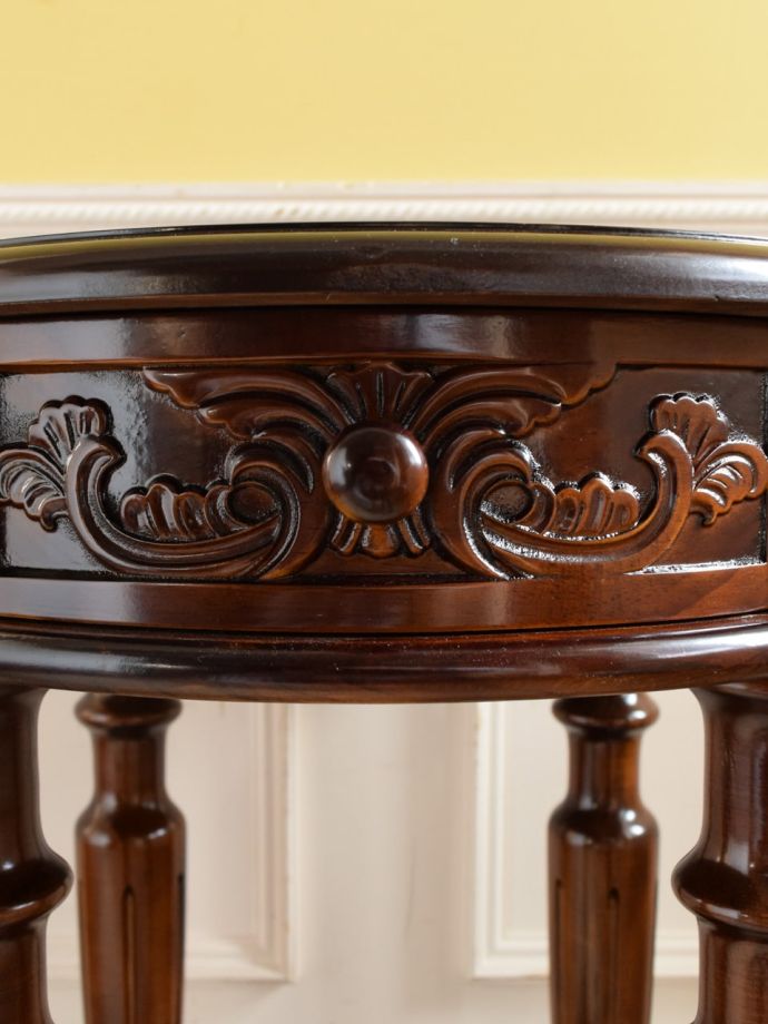 サイドテーブルの装飾