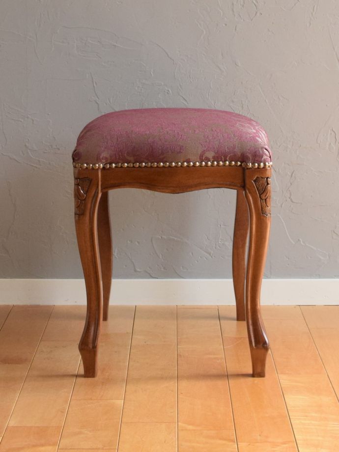 スツールの側面