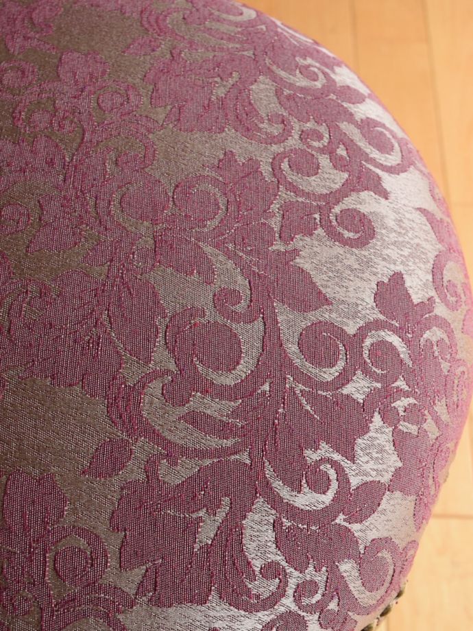 アンティーク調スツールの生地