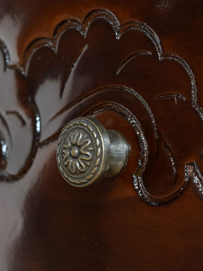 アンティーク風家具の取っ手