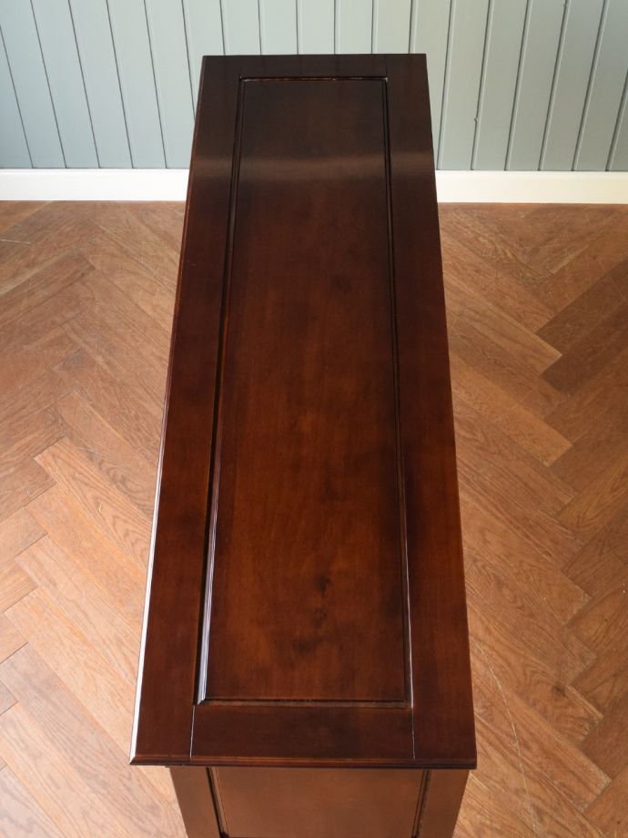 サイドボードの天板