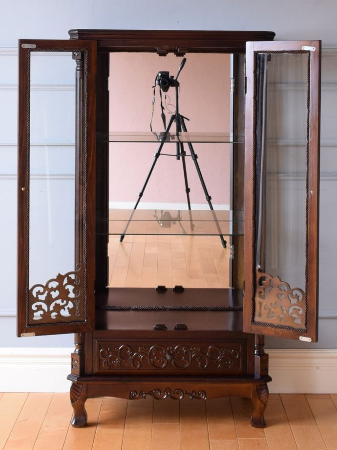 たっぷり収納できるキャビネット