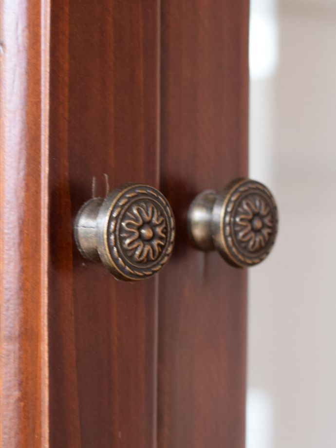 アンティーク調家具の取っ手