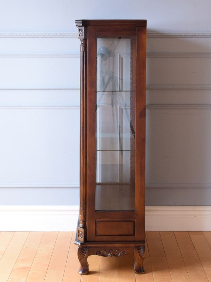 キャビネットの側面