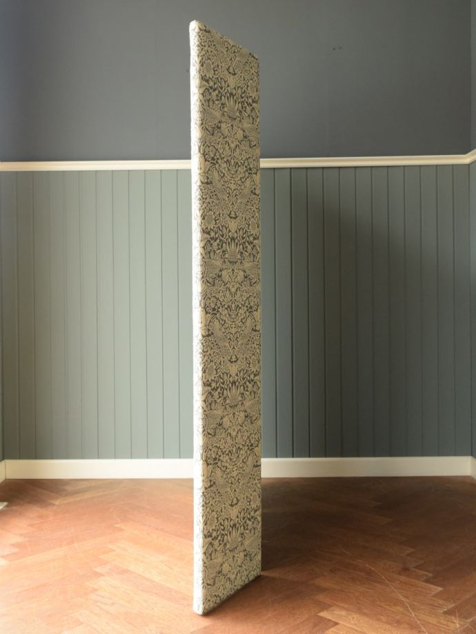 パーテーションの側面