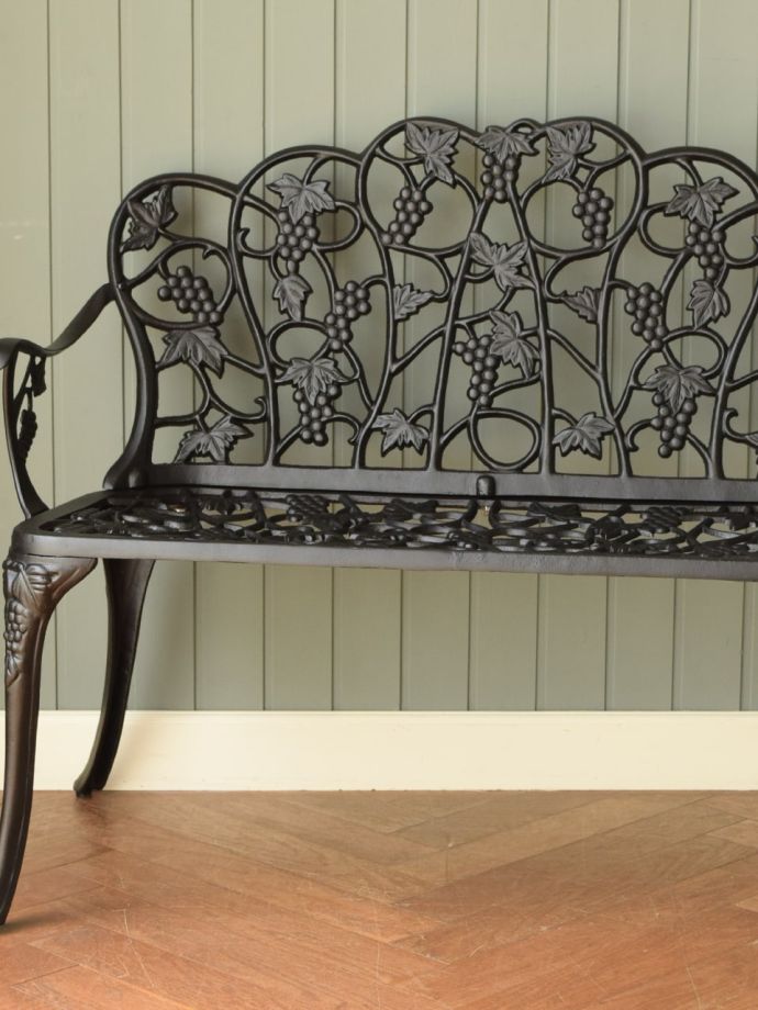 おしゃれなガーデンチェアの背もたれ