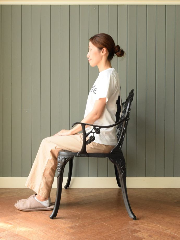 ガーデンチェアの側面