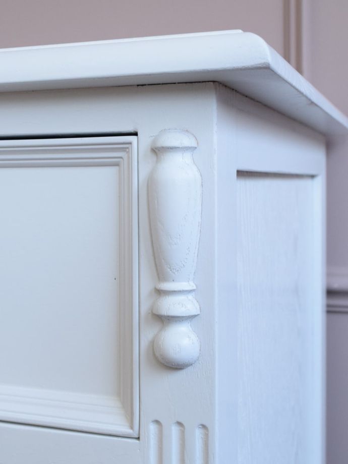 アンティーク風家具の装飾