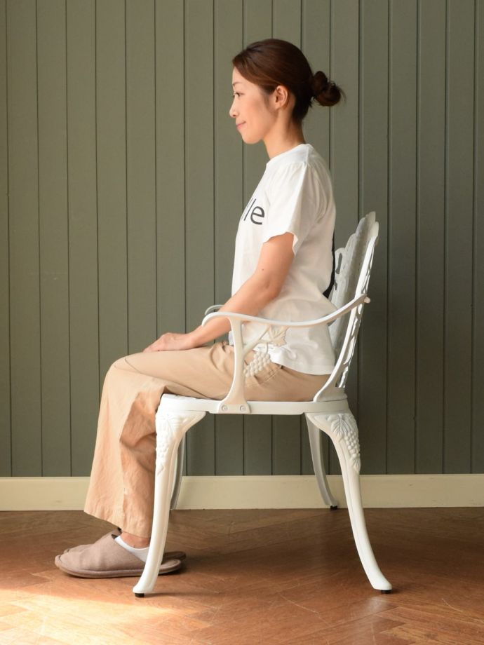 ガーデンチェアの側面