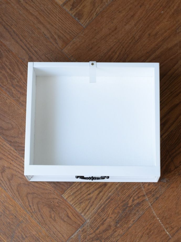 アンティーク風サイドチェストの引き出し