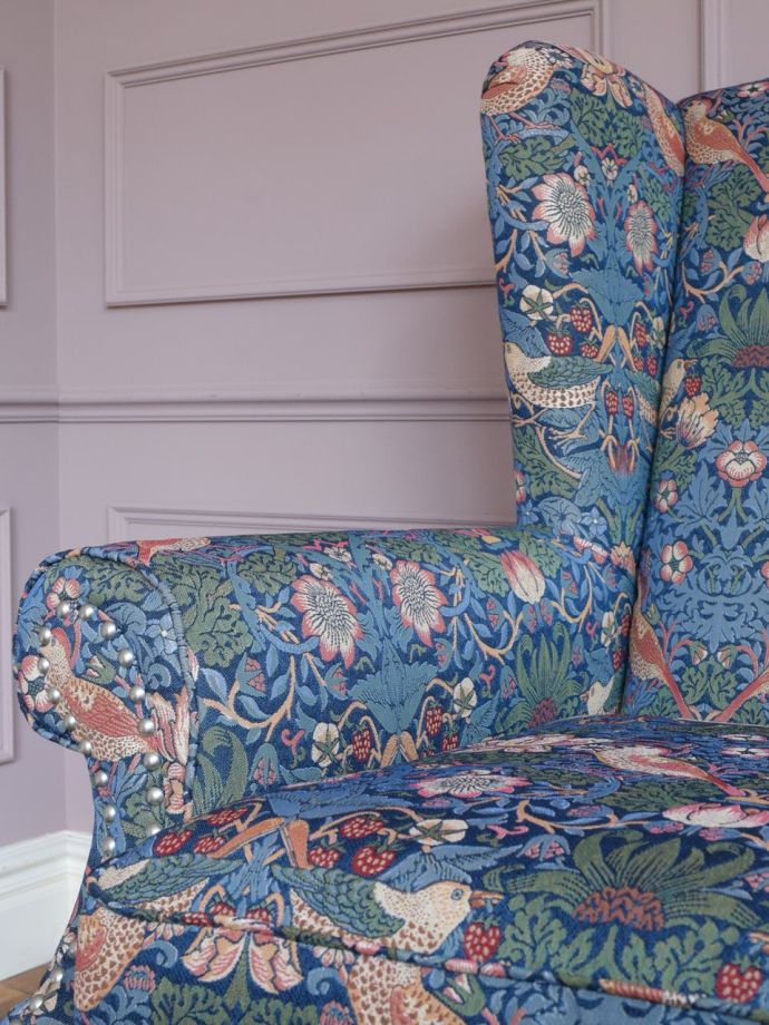 ソファのアーム部分