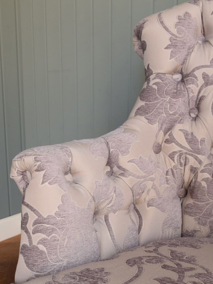 ひじ掛け部分のデザイン