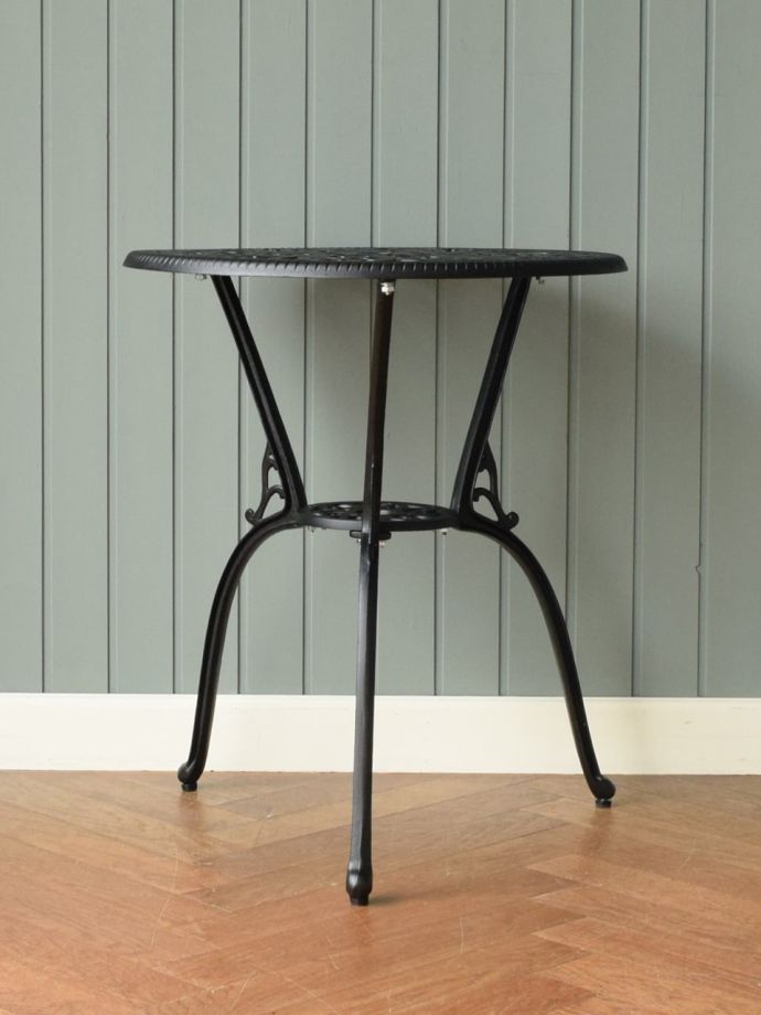 ガーデンテーブルの側面