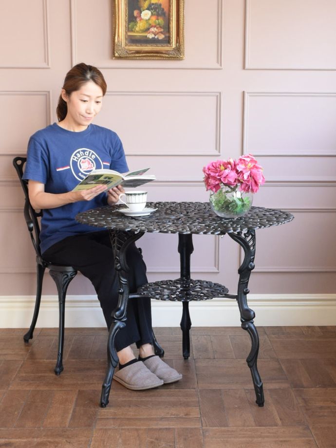 おしゃれなガーデンテーブル