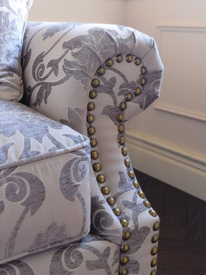 ひじ掛け部分のデザイン