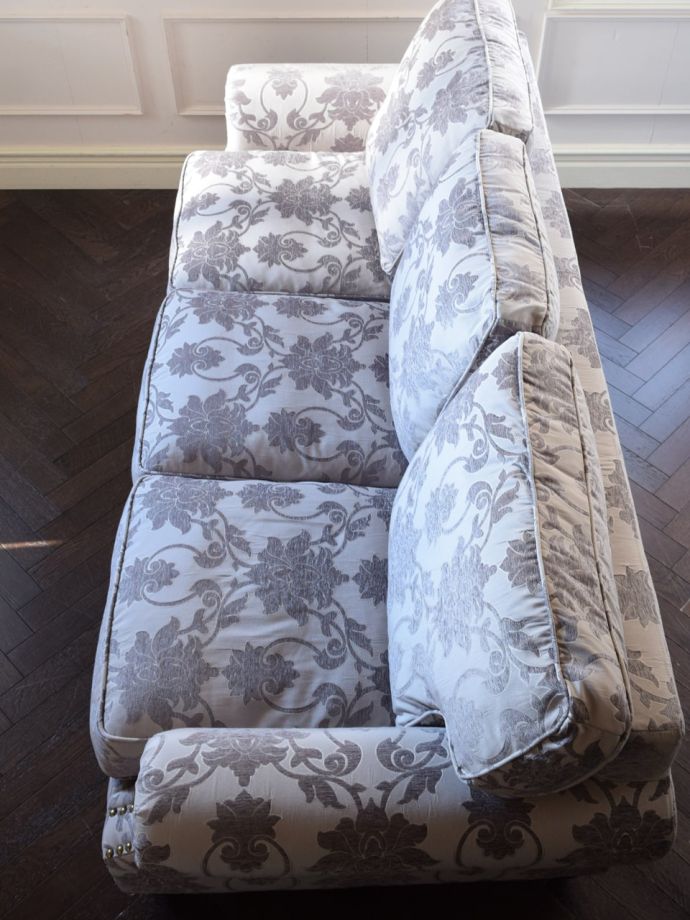 アンティーク調ソファの座面