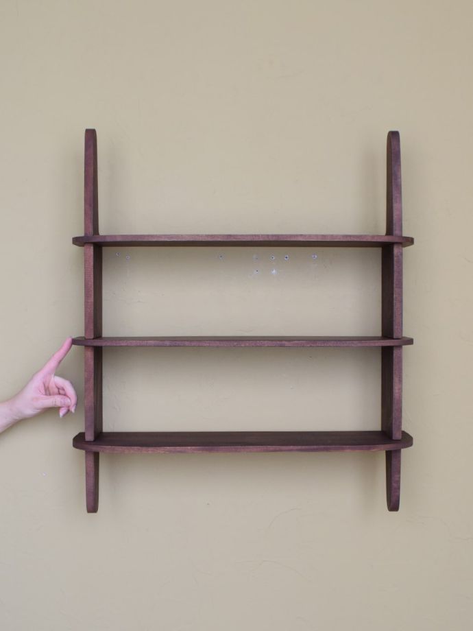 北欧スタイルのおしゃれなウォールシェルフ