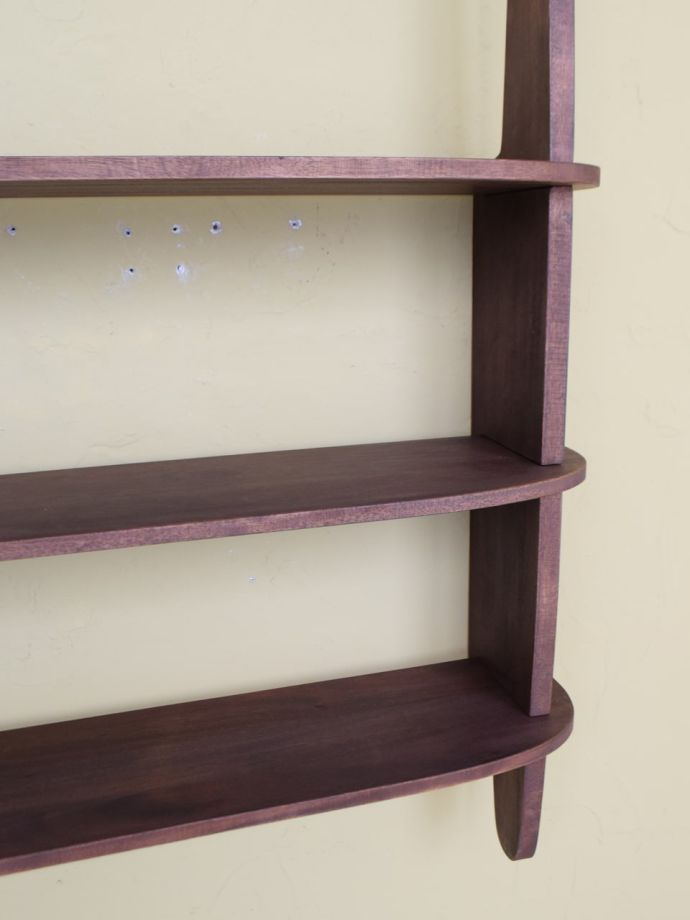 おしゃれな壁付けのウォールシェルフ