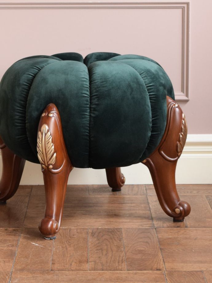 アンティーク風の椅子