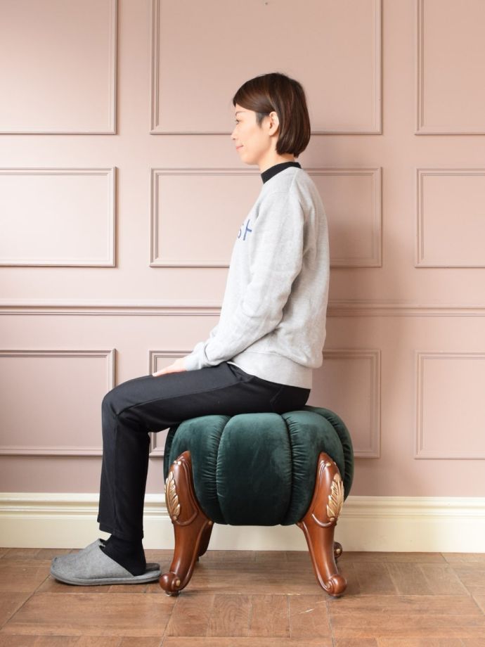 スツールを横からみると