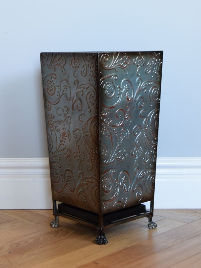 傘立ての反対側