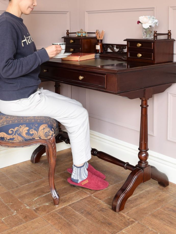 書斎机で楽しむ贅沢な時間