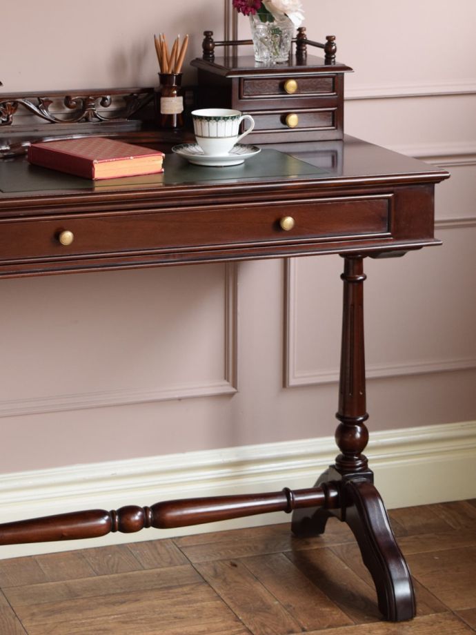 アンティーク家具風のおしゃれなデザイン