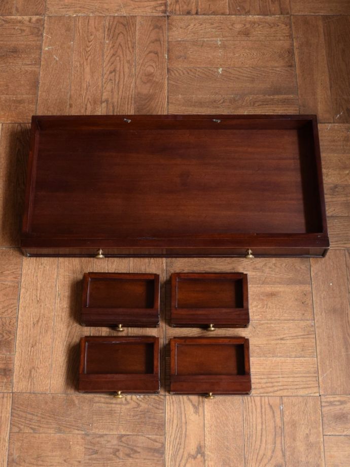 デスクの引き出し