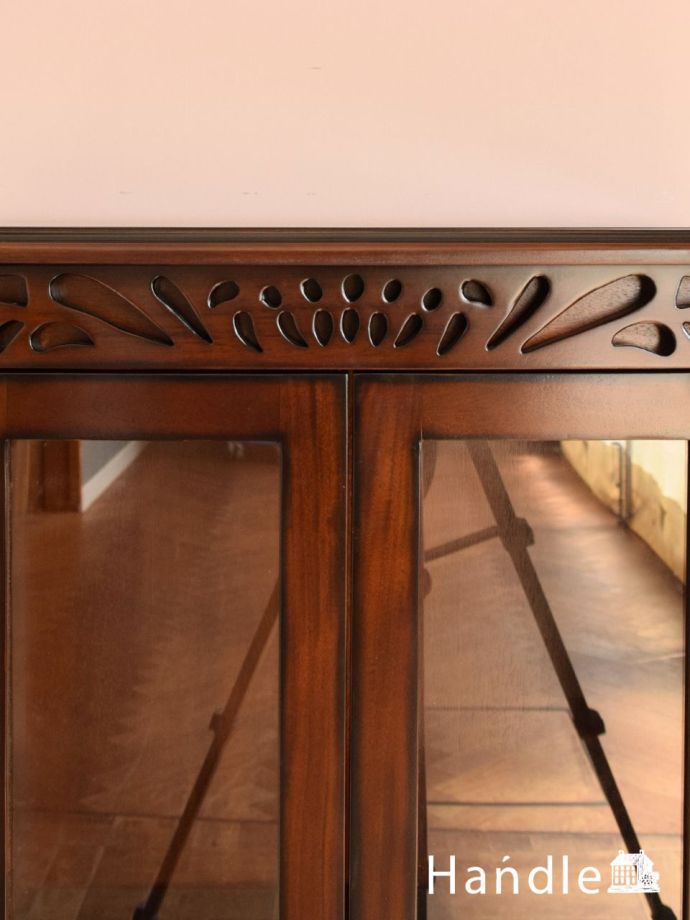 キャビネットの装飾