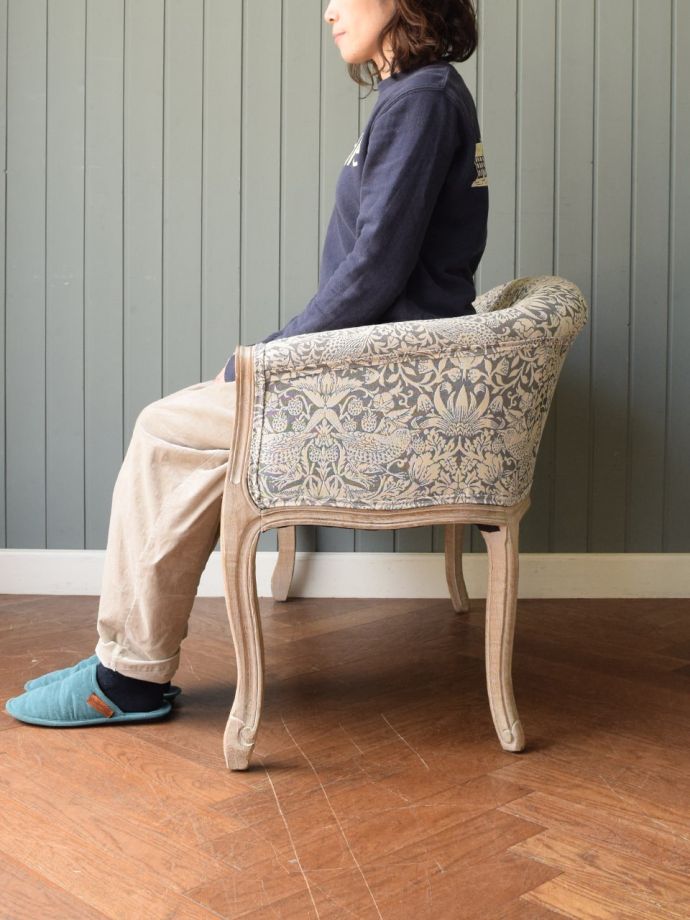 おしゃれな二人掛けソファの掛け心地