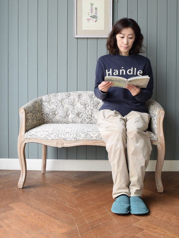 おしゃれな二人掛けソファの掛け心地