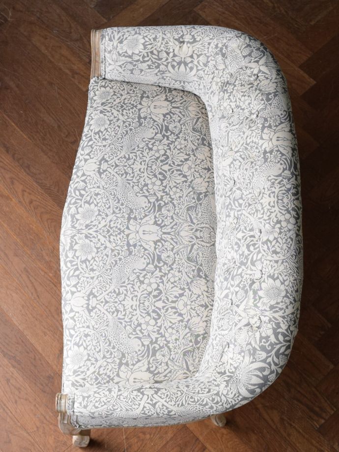 アンティーク調ソファの座面