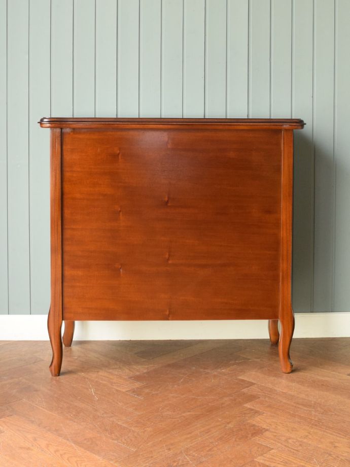 フレンチスタイルのおしゃれなチェスト、アンティーク調の4段引き出し